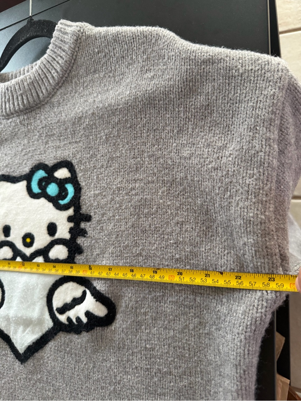 Forever 21 x Sanrio Hello Kitty Angel Gray Knit oversized Sweater Blue Bow Small - Picture 9 of 13